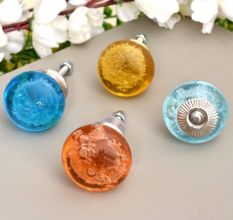 Glass bubble knob