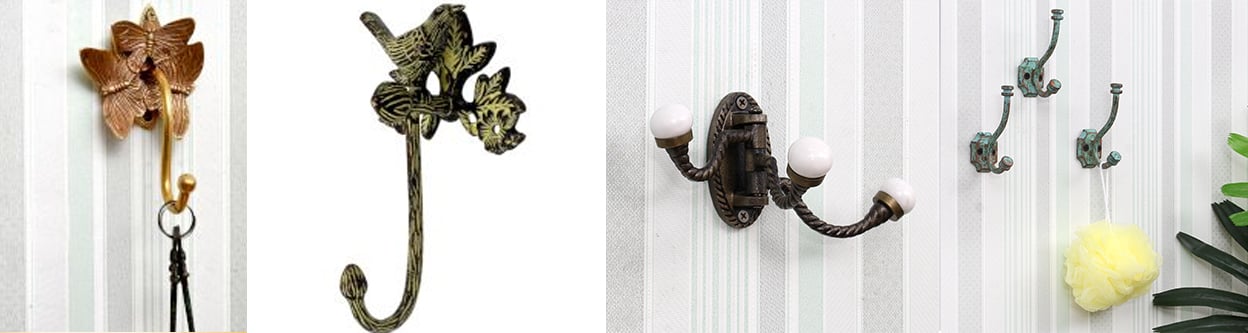 HOOKS AND HANGERS FOR WREATHE