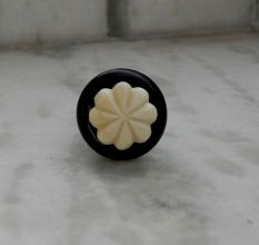 Round B&C small knob