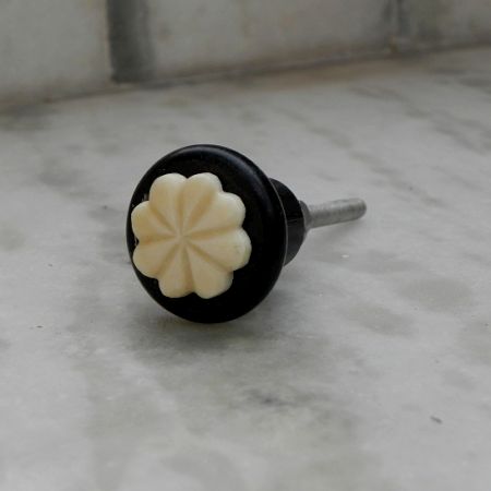 Round B&C small knob