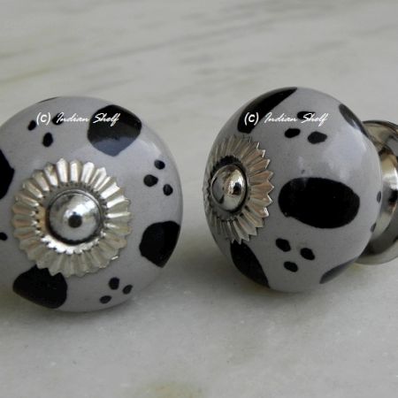 Light Grey Black Knob