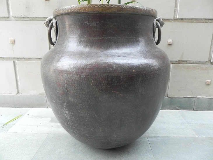 Vintage bronze planter - 25.5 x 25 inches