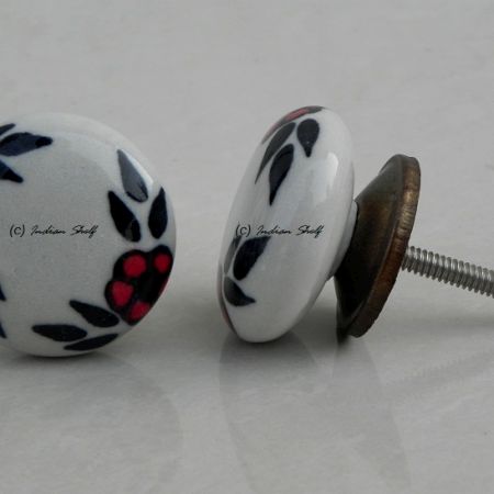 Tiny Flower Flat Knob