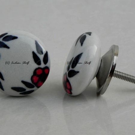 Tiny Flower Flat Knob