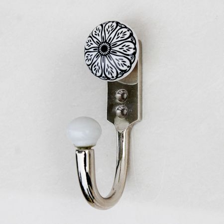 Black Daisy Flat Decorative Wall Hooks