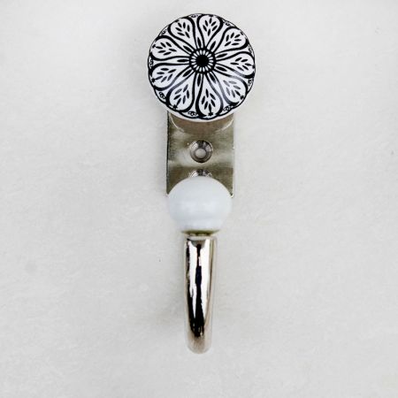 Black Daisy Flat Decorative Wall Hooks