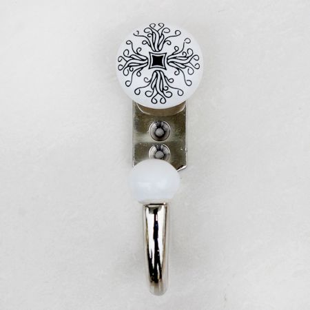 Black Leaf Flat Decorative Wall Hooks