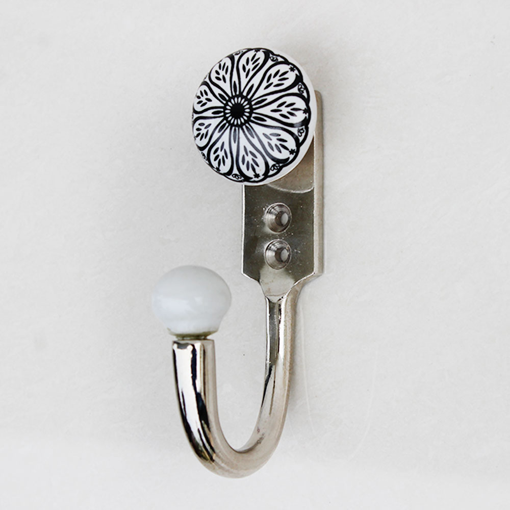 Black Daisy Flat Decorative Wall Hooks