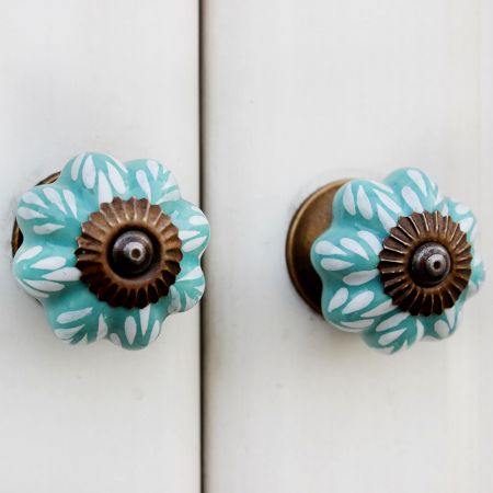 Sea Green Leaf Medium Ceramic Knob