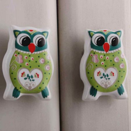Green Owl Flat Ceramic Knob