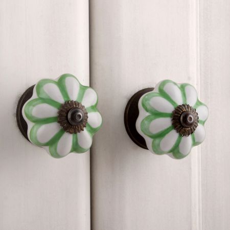 Pea Green Sunflower Medium Knob