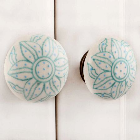 Green Embossing Flower Knob