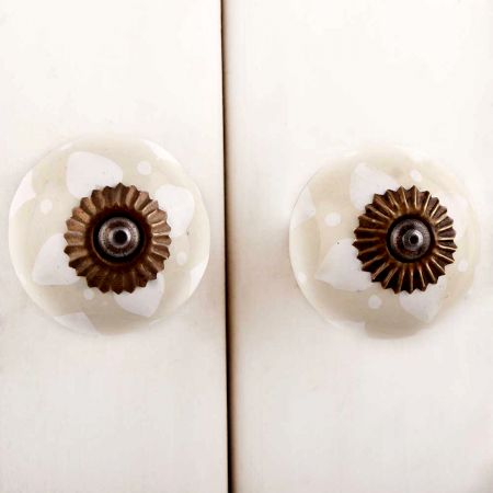 Cream Heart Dot Knob (1)