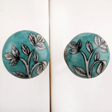 White Leaf Flat Knob