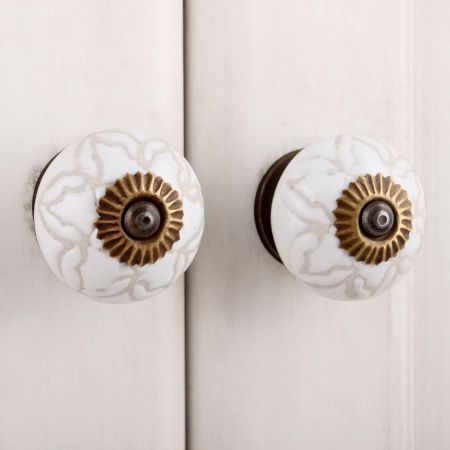 White Flower Etched Knob (1)