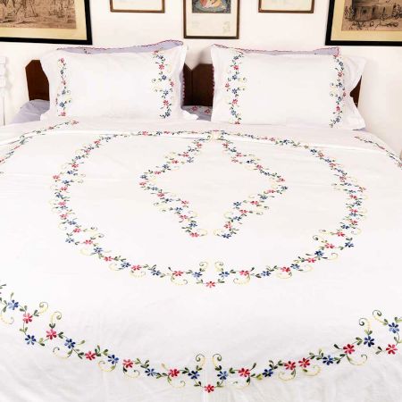 Red Blue Petals Hand Embroidered Duvet Cover+2 Pillow Covers