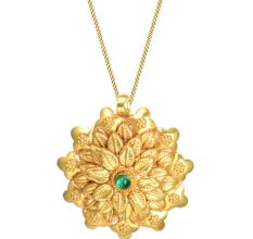 18 Karat Gold Pendant Pretty Flower With Green Onyx Centre