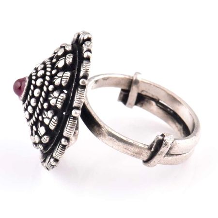 Handmade 92.5 Sterling Silver Ring With Traditional Motifs And Amethyst Stone (Free Size)