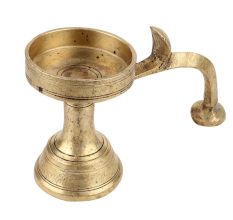 Round Brass Oil Lamp With Cobra Head Handle