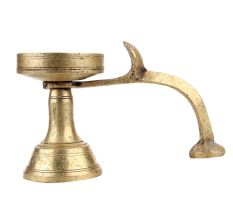 Round Brass Oil Lamp With Cobra Head Handle