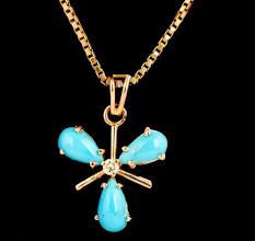 18 K Gold Pendant With 3 Petal Turquoise Stones And Diamond In Centre 