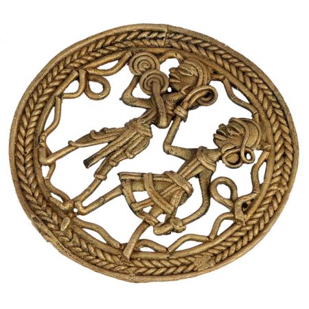 Dainty Decor Ideas Using Circular Brass Cymbal Wielding Couple