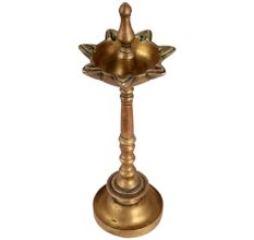 Brass Seven Wick Kuthu Villaku Oil Lamp