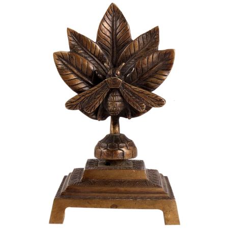 Brass Leaf With Bee Table Accent