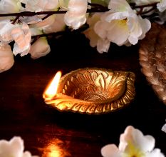 Brass Bud Shaped Oil Lamp For Mandir