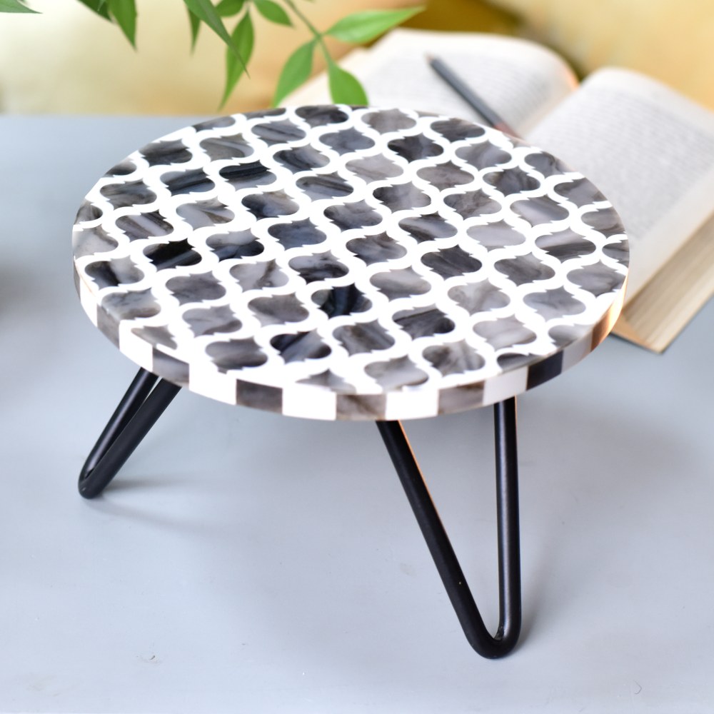 Round Discs Wood And Resin Cake Stand With Iron Legs