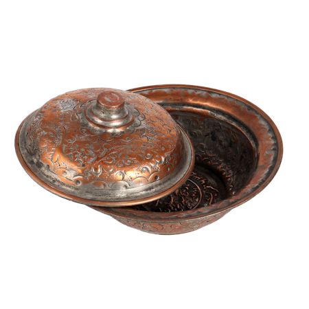Vintage Copper Bowl in Islamic Art