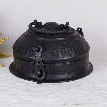 Sturdy Black Jewelry Box Made of Brass