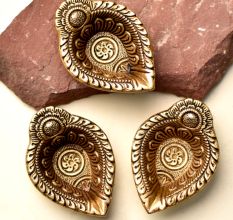 Leaf Shaped Diwali Decoration Diyas Pack of 3