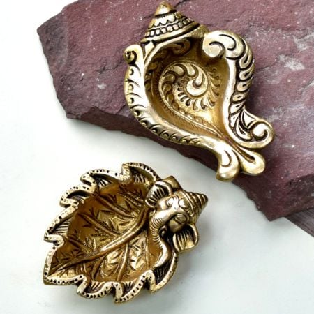 Golden Sankh and Ganesha Brass Diya For Ritual Puja Pack of 2