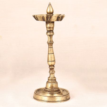 Handcrafted Vintage Brass Oil Lamp in Antique Finish