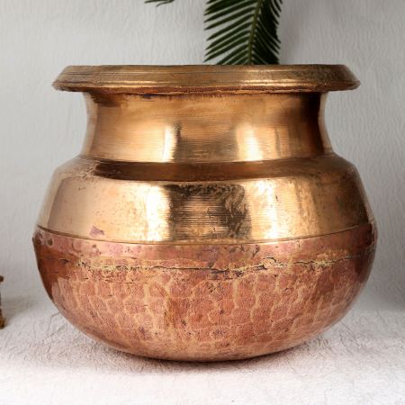 Handcrafted Vintage Copper Cooking Pot for Decor