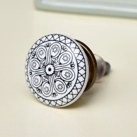 Black Wheel Flat Knob