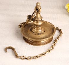 Vintage Handmade Oil Lamp Made of High-Quality Brass