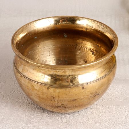 Handmade Shiny Holy Pot Made of High-Quality Brass
