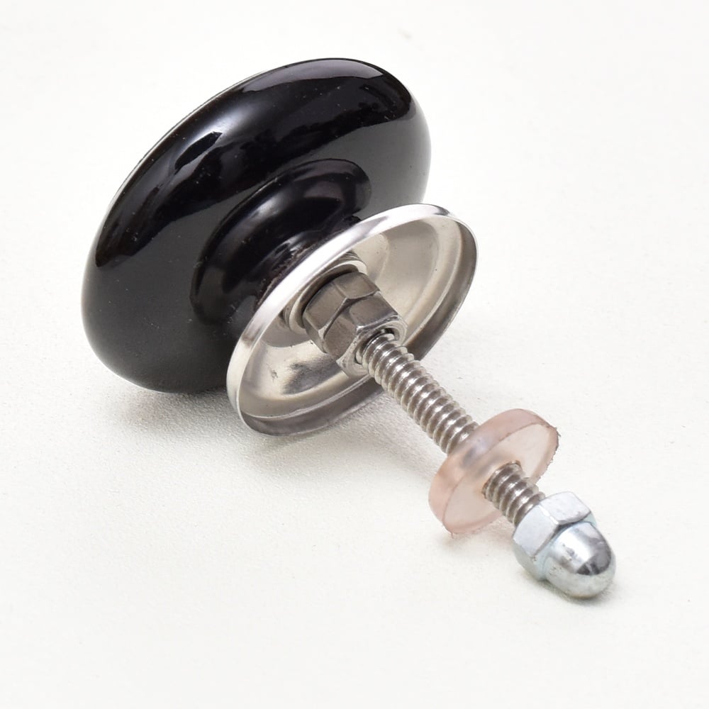 Black Strewn Flat Knob