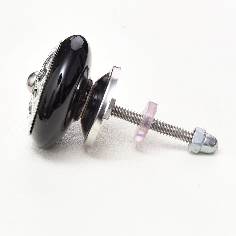 Black Strewn Flat Knob