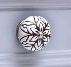 Brown Amarylis Floral Etched Ceramic Knobs