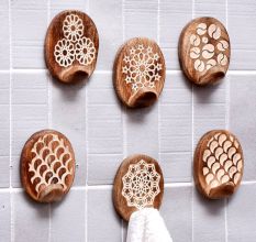 Wooden Brown Floral Sticky Hook for Wall