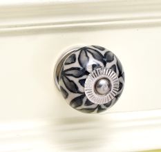 Dark Grey Poinsettia Knob