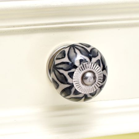 Dark Grey Poinsettia Knob