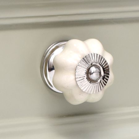 Solid Cream Small Knobs