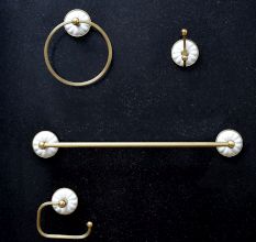 Handmade Golden Finish Bathroom Hardware for Decor in Set of 4