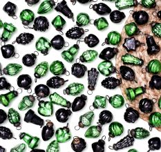 50 Pieces Black and Green Glass Ornaments For Tree Decoration