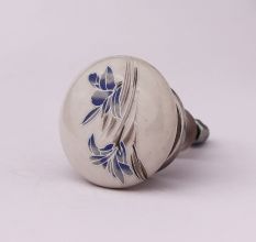 Silk Irise Flower Flat Knob