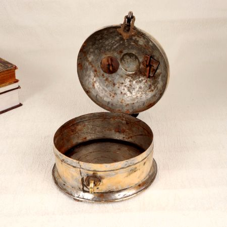 Handmade Round High-Quality Brass Jewelry Box for Decor